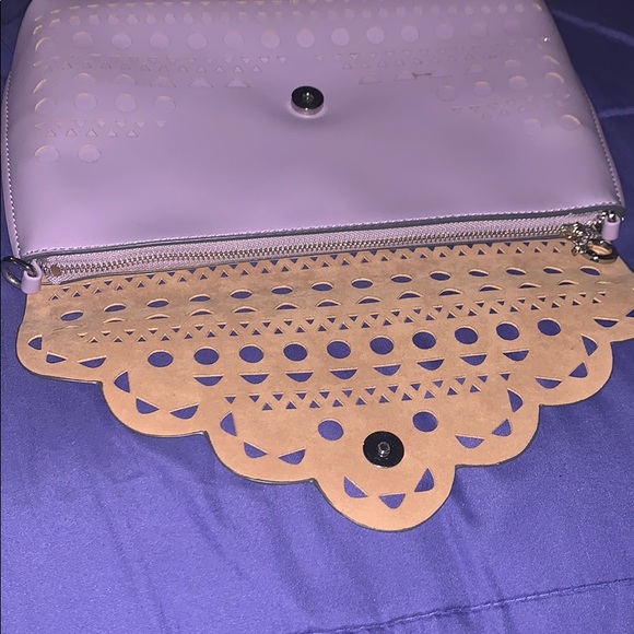 LAV CLUTCH💜 - Picture 6 of 6